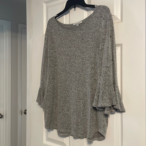 Green Envelope grey tunic with slits in the 3/4 lgth sleeves, size large. - Picture 1 of 7
